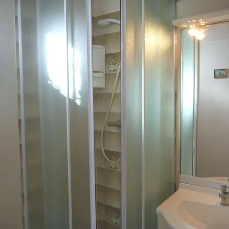 Apartment Charmante Maison Proche Avec Parking Prive Et Terrasse - Fr-1-387-84